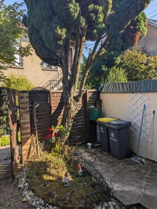Avec Jardin Apartment